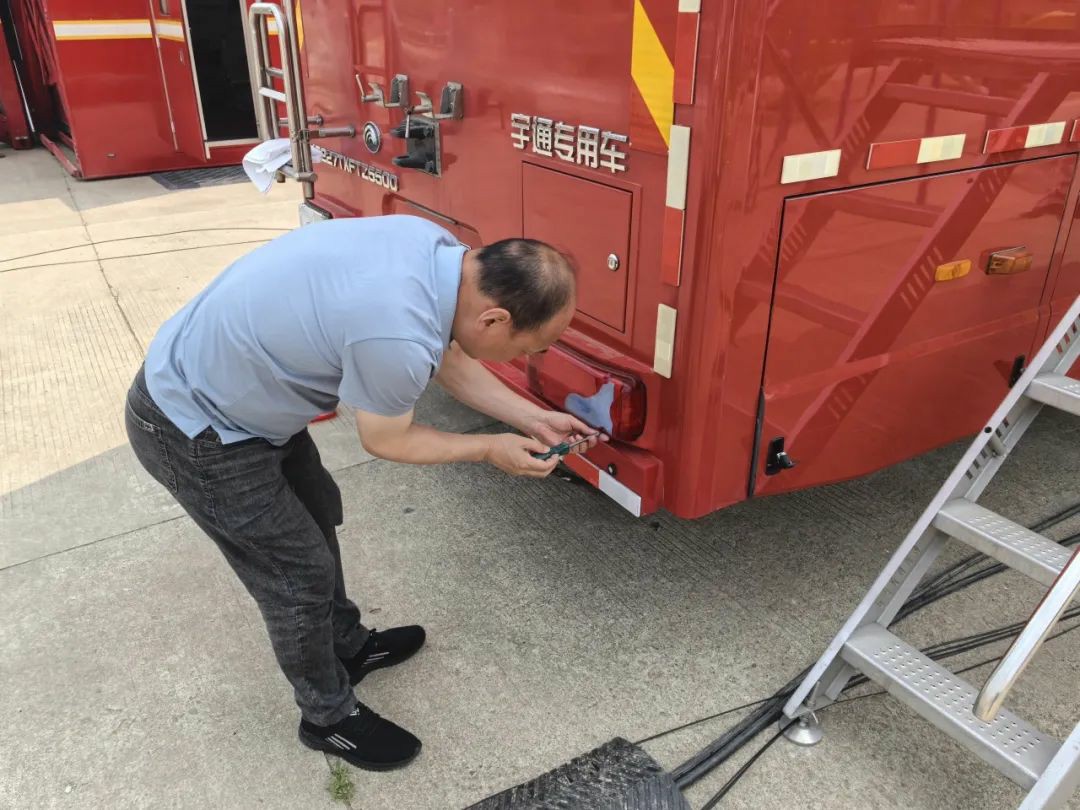 以练备战！亿万先生MR应急救援车辆参演“应急使命·2025”联合救援演习！