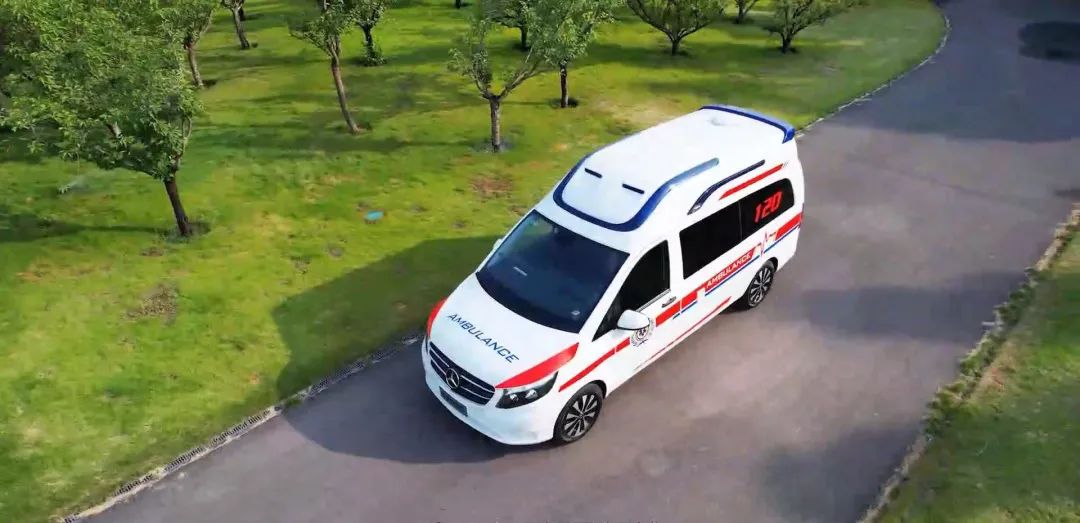 近距离观察救护车是什么体验？