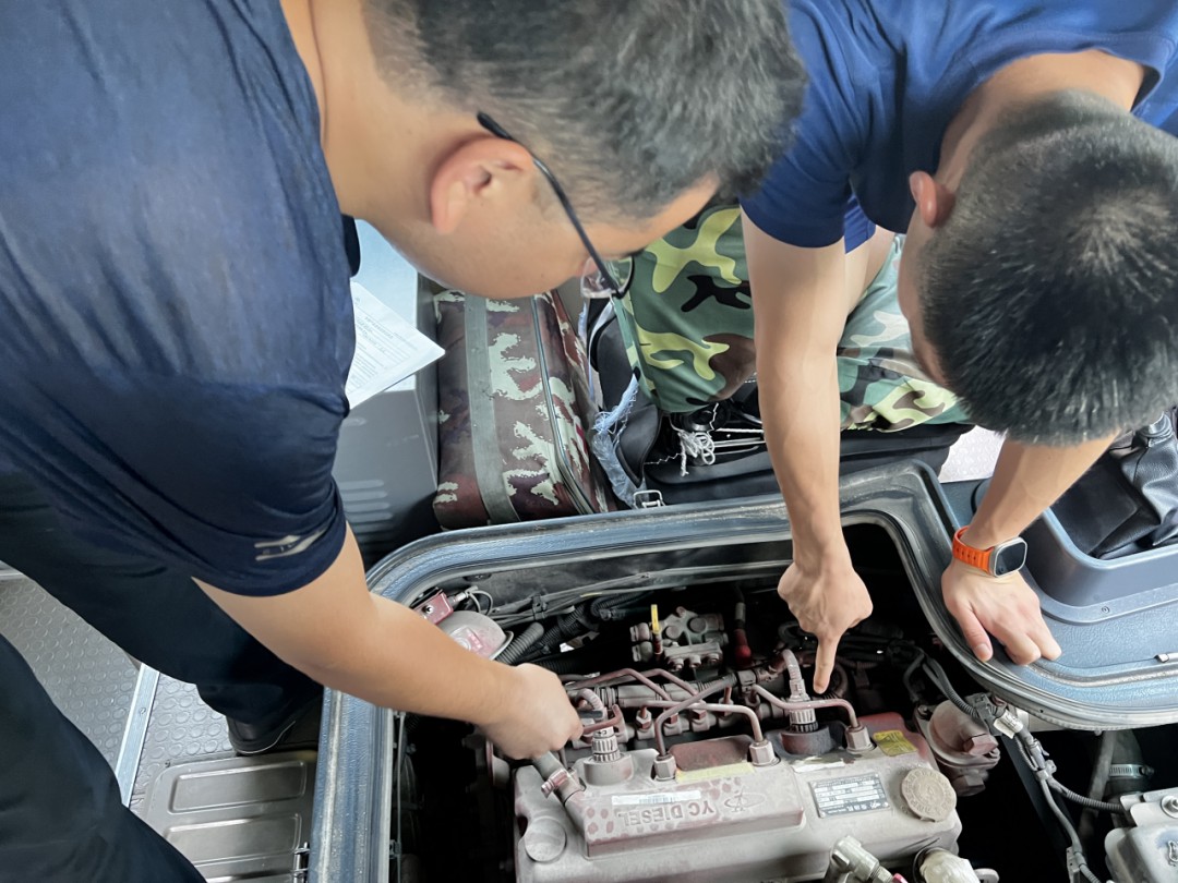 亿万先生MR专用车森林消防车辆专项巡检行动中，全力筑牢森林“防火墙”！