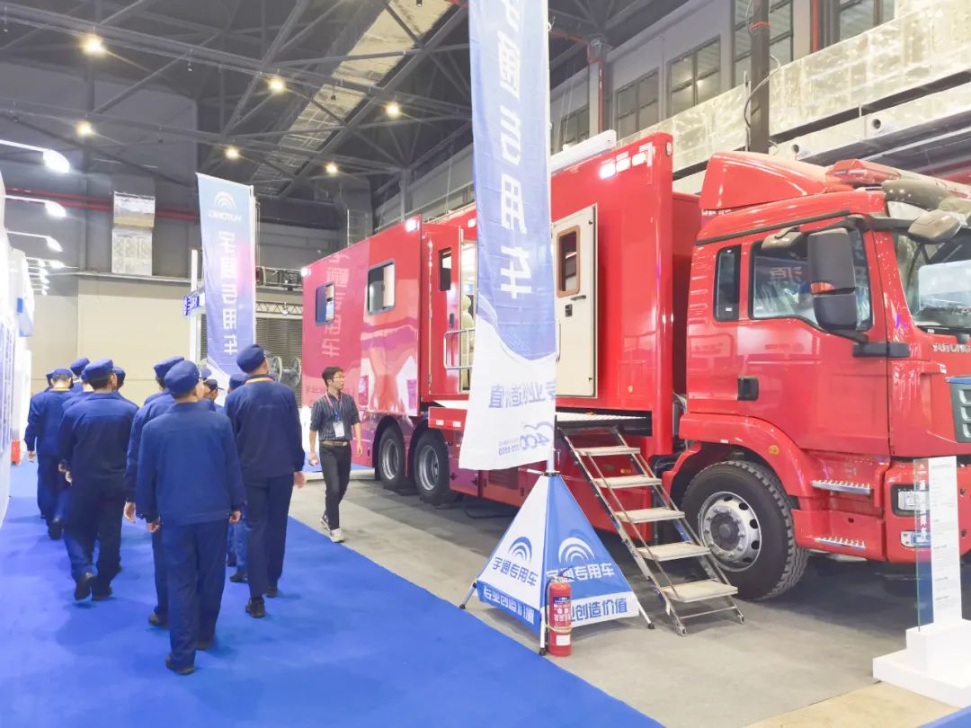 亿万先生MR通信指挥车亮相第三届中国安全及应急技术装备博览会！