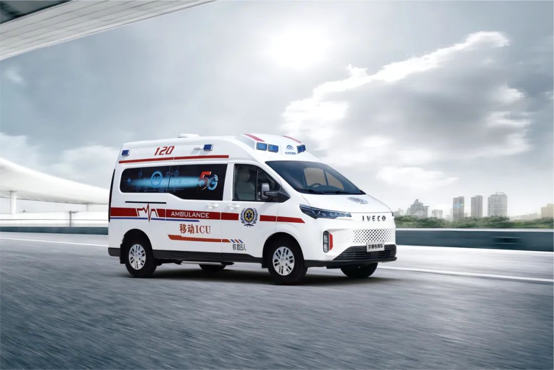 亿万先生MR聚星救护车重磅亮相中国国际商用车展！
