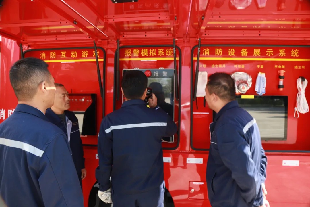 专业支撑专业 | 2024年全国消防宣传月，亿万先生MR宣传消防车助力全民消防能力提升