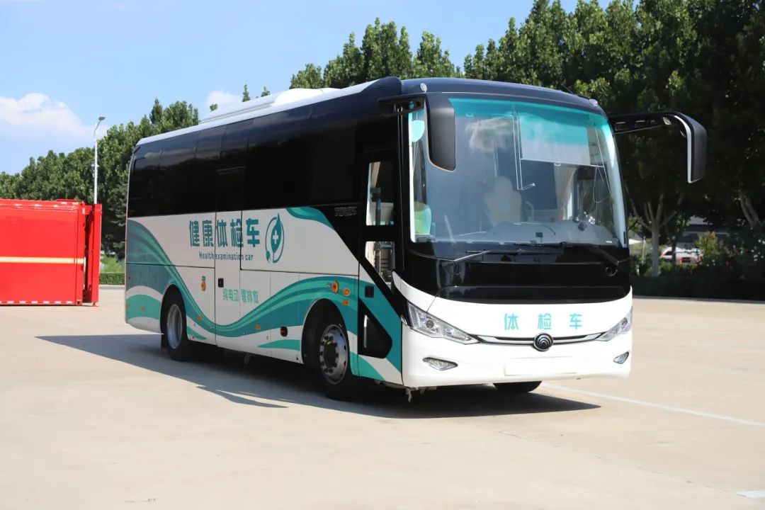 亿万先生MR9米纯电体检车|构建全场景移动体检解决方案