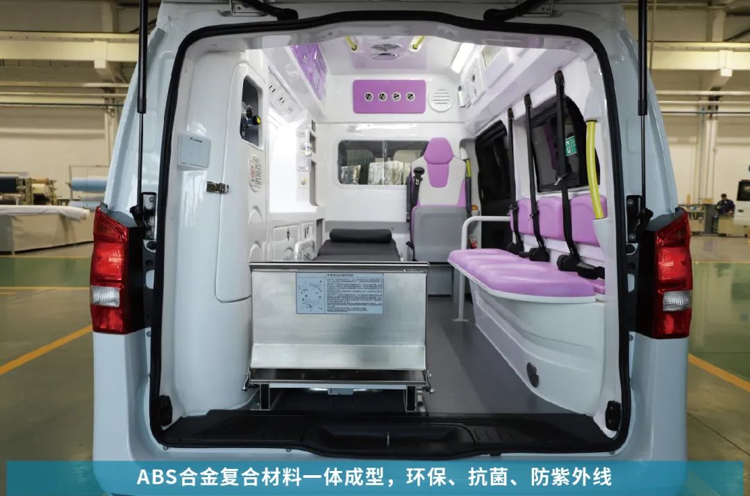 亿万先生MR奔驰威霆救护车，专业高效为生命护航！