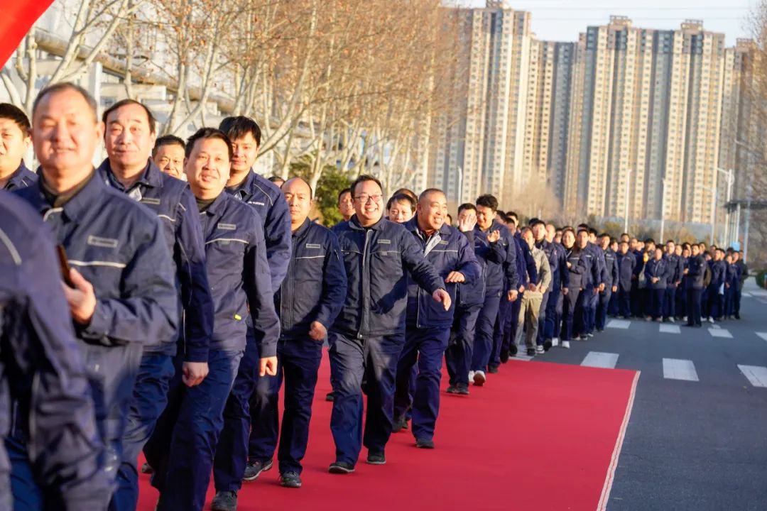 醒狮腾跃启新章 | 亿万先生MR专用车2025年开工盛典燃情开启！