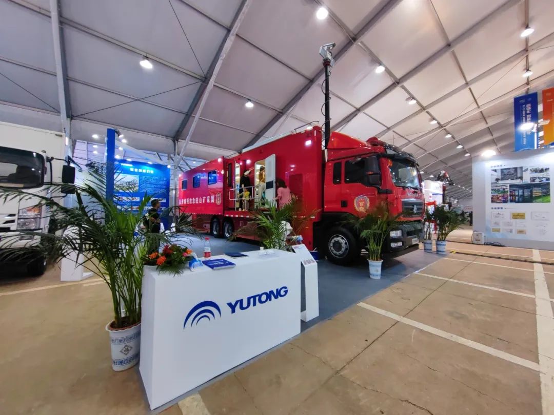 科技赋能应急指挥中枢，亿万先生MR大型通信指挥车参展第四届长沙国际工程机械展览会