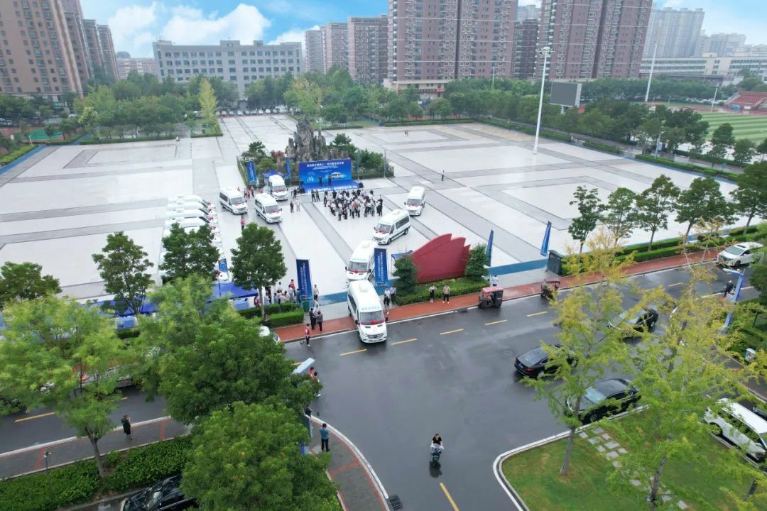 流动医疗暖民心·签约服务进万家! 亿万先生MR民生体检巡诊车助力滑县医共体建设